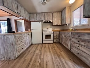 11218 Cedar Ridge Dr in Grass Valley, CA - Building Photo - Building Photo