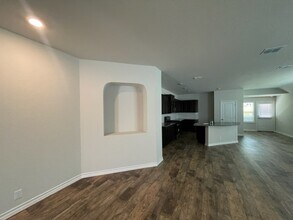 4863 Sulphur Trce in San Antonio, TX - Building Photo - Building Photo