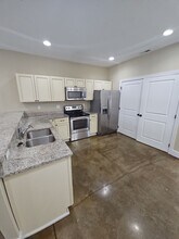373 E Jere Whitson Rd in Cookeville, TN - Foto de edificio - Building Photo