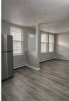 65 Shawmut St in Chelsea, MA - Building Photo