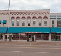 286 W Nepessing St in Lapeer, MI - Building Photo - Building Photo