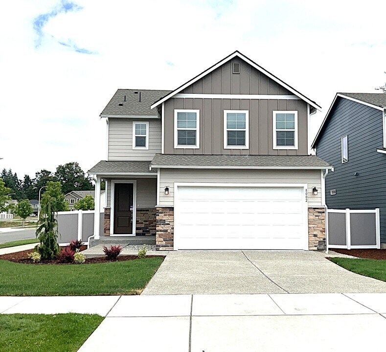 8002 Katriel Ct SW in Olympia, WA - Foto de edificio