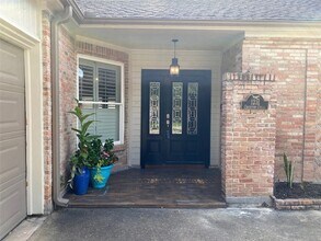 1231 Creekford Cir in Sugar Land, TX - Building Photo - Building Photo