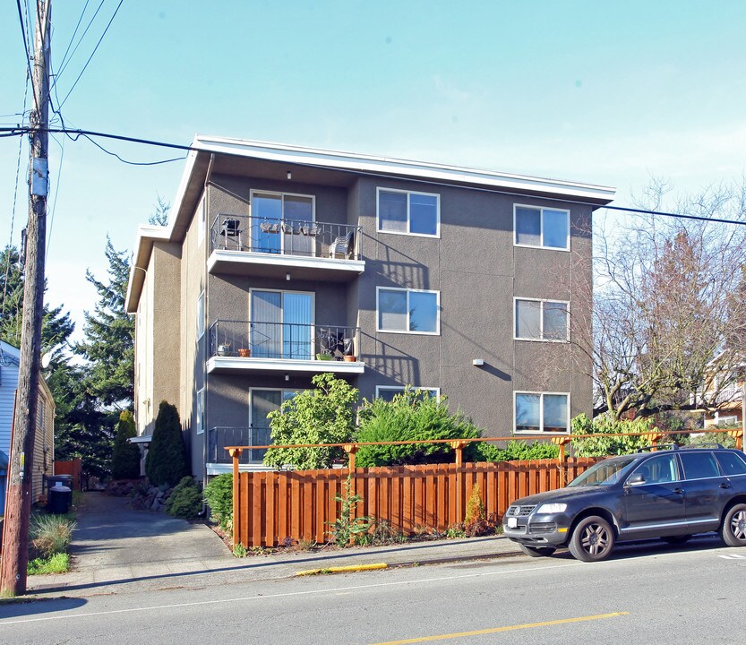 1717 N 35th St in Seattle, WA - Building Photo