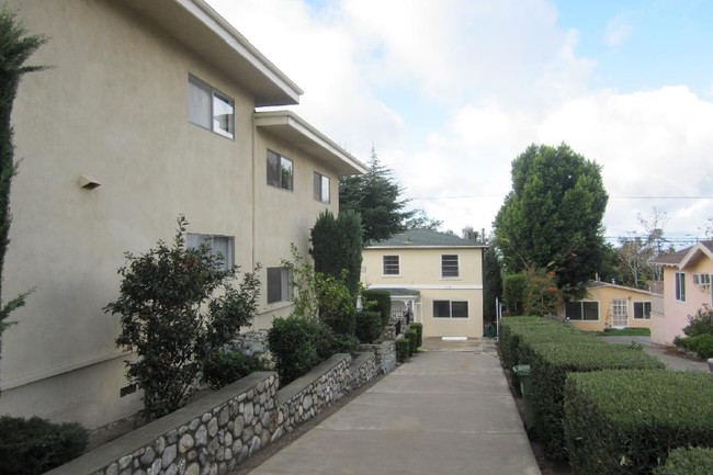 10433 Commerce Ave in Tujunga, CA - Building Photo - Building Photo