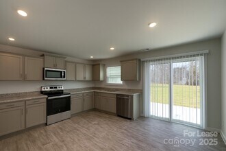 6017 Northway Frst Dr in Charlotte, NC - Building Photo - Building Photo