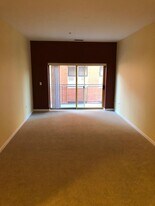 1236 Chicago Ave, Unit 403 in Evanston, IL - Building Photo