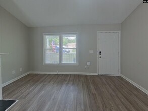 208 Dutch Dr in Irmo, SC - Building Photo - Building Photo