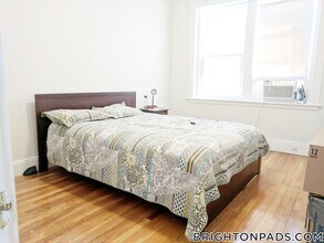 1810 Commonwealth Ave in Boston, MA - Building Photo - Building Photo