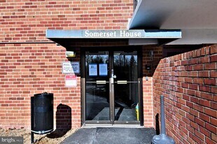 120 N Bethlehem Pike in Fort Washington, PA - Building Photo