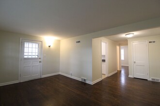 516 E 27th Ave in North Kansas City, MO - Building Photo - Building Photo