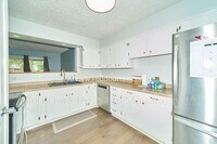 1783 N Avon Ave photo'