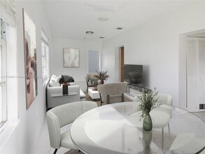 2272 NW 2nd St in Miami, FL - Building Photo - Building Photo