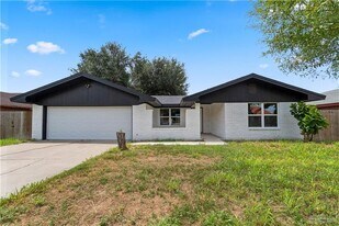 302 Stacie Ln in Mission, TX - Building Photo
