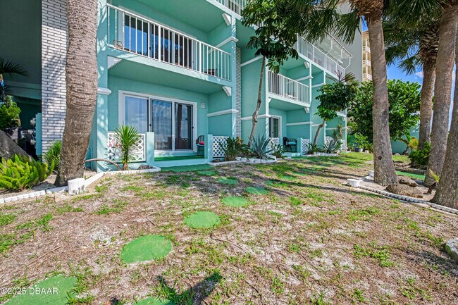 3602 S Peninsula Dr in Port Orange, FL - Building Photo - Building Photo