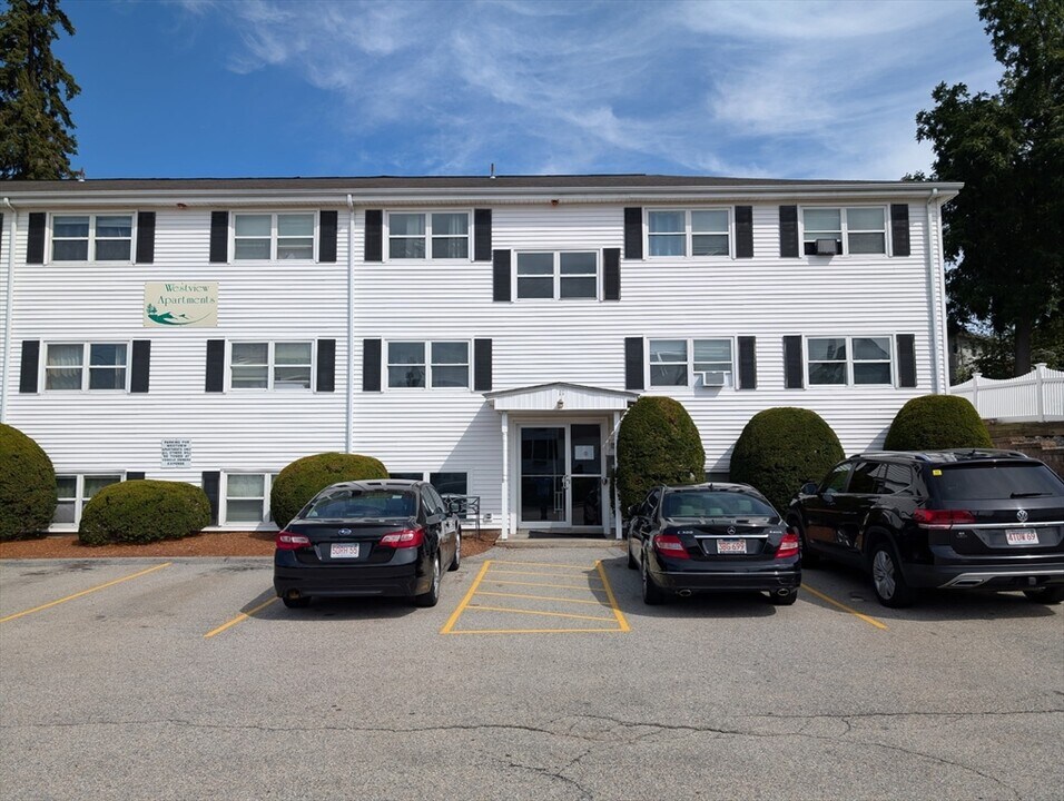9 Randall St in Worcester, MA - Building Photo