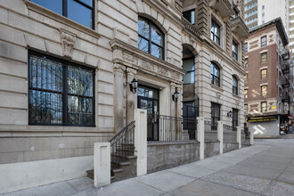 272 Manhattan Ave in New York, NY - Building Photo - Building Photo