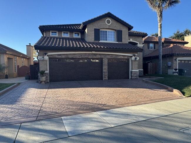 10 Rhine Cir in Salinas, CA - Building Photo - Building Photo