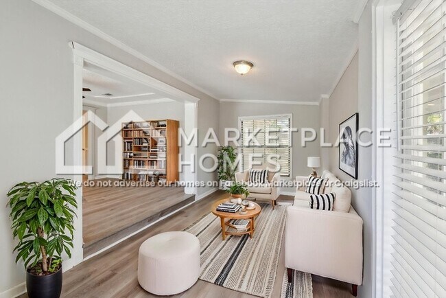 7711 Lazeau Dr in Jacksonville, FL - Foto de edificio - Building Photo