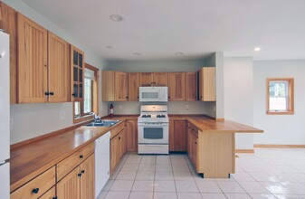 290 Folino Dr in Bridgeport, CT - Building Photo - Building Photo