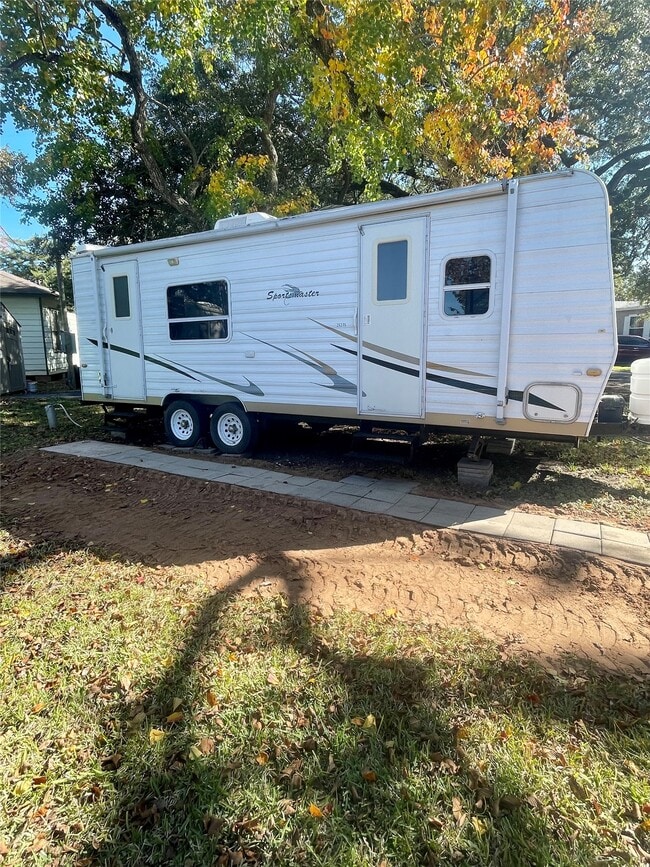 property at 728 S Shanks St