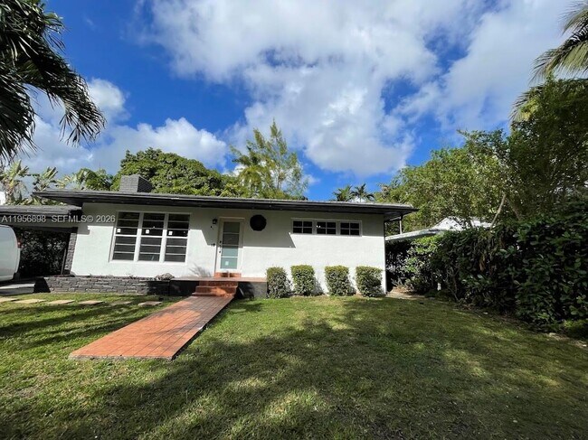 811 NE 70th St in Miami, FL - Building Photo - Building Photo