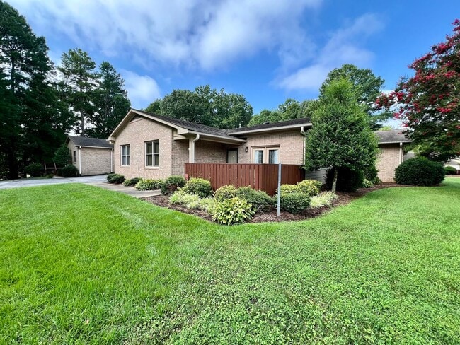 property at 138 Glenwood Cir