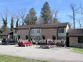 82 Beagle Club Rd in Jumping Branch, WV - Building Photo