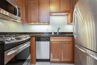 341 Monmouth St in Jersey City, NJ - Building Photo - Building Photo