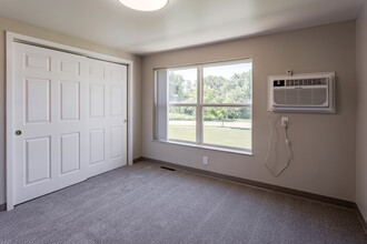 Homestead Village Townhomes in Rochester, MN - Building Photo - Interior Photo