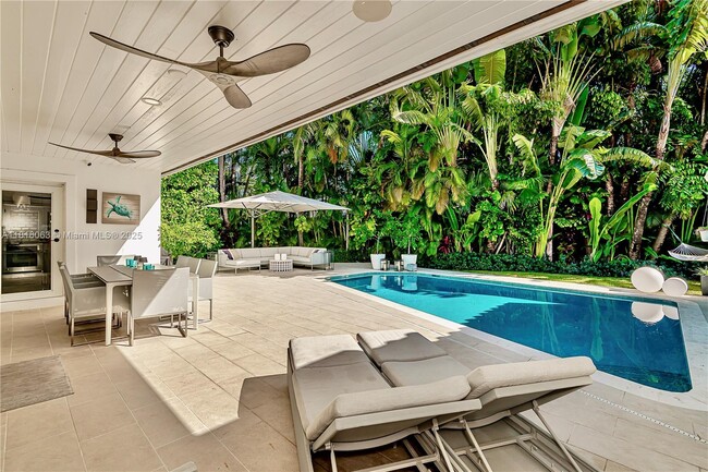 property at 375 Harbor Ct
