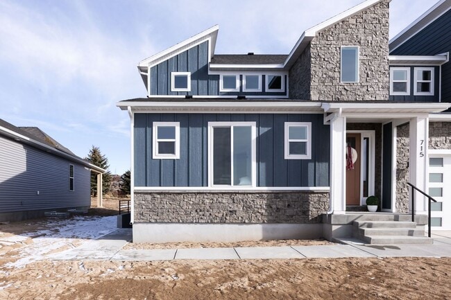 property at 715 Pine Ridge Ln