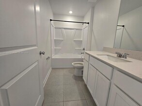 5034 Barnet Dr in Davenport, FL - Building Photo - Building Photo