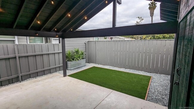 530 Glover Ave in Chula Vista, CA - Foto de edificio - Building Photo