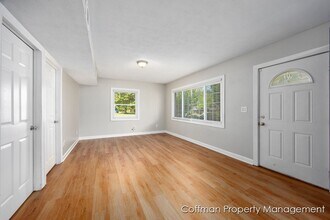 2242 Valentine Blvd NE in Grand Rapids, MI - Building Photo - Building Photo