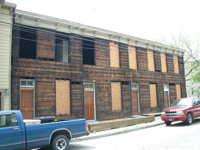 375 Oregon St in Cincinnati, OH - Building Photo - Building Photo