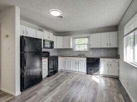 1902 John F Kennedy St in Pittsburg, KS - Building Photo