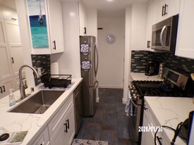 1621 Hotel Cir S in San Diego, CA - Building Photo