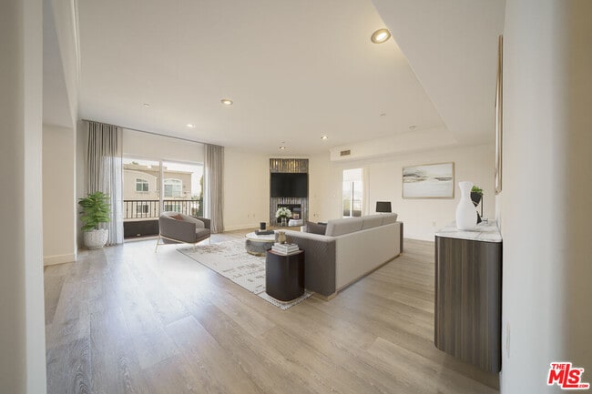 970 S St Andrews Pl in Los Angeles, CA - Building Photo - Building Photo