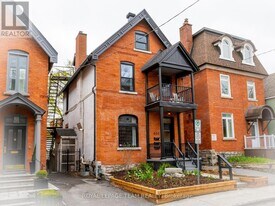 620 Cooper St, Unit 1 in Ottawa, ON - Building Photo