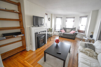 216 Norfolk St, Unit A in Cambridge, MA - Building Photo - Building Photo