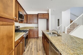 22816 W Cedar Way in Los Angeles, CA - Building Photo - Building Photo