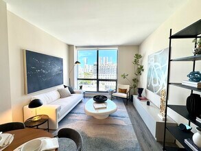 370 NW 20th St, Unit A9 in Miami, FL - Building Photo - Building Photo