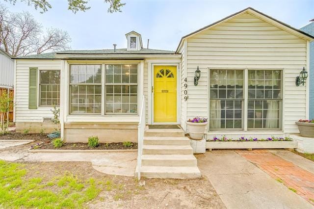 property at 4909 Birchman Ave