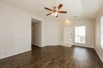 7232 Autumn Glen Dr in Forest Hill, TX - Building Photo - Building Photo