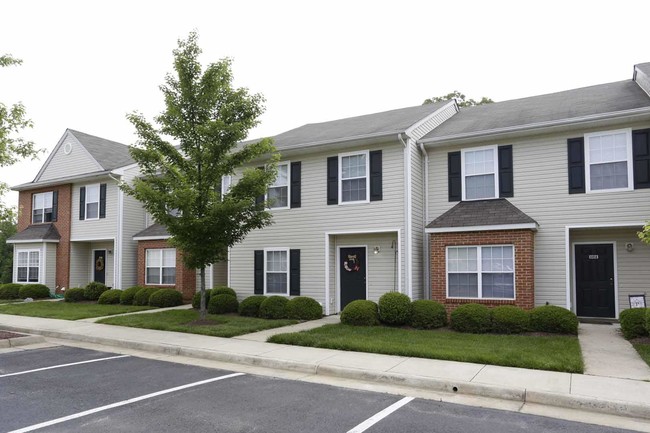 Sky Terrace in Stafford, VA - Building Photo - Building Photo