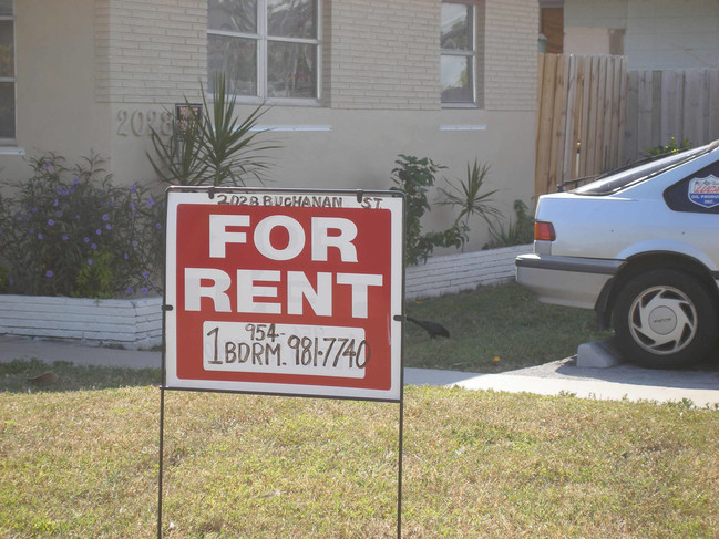 2028 Buchanan St in Hollywood, FL - Building Photo - Building Photo