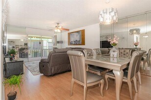4123 NW 88th Ave in Coral Springs, FL - Building Photo