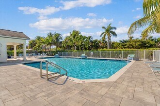 Amberton Luxury Townhomes in Naples, FL - Building Photo - Building Photo