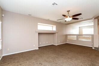 6522 W Camero Ave in Las Vegas, NV - Foto de edificio - Building Photo